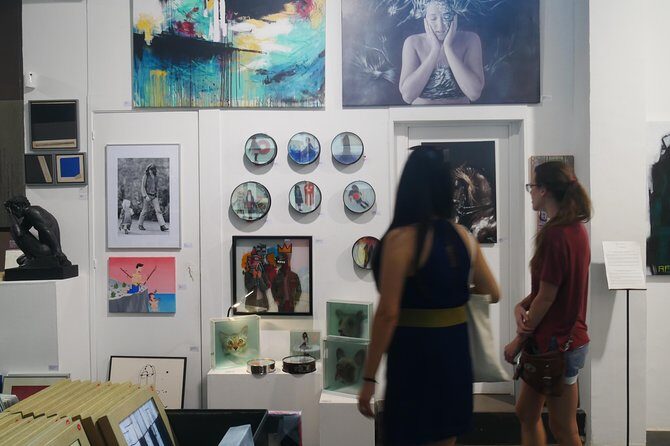 Exclusive gallery walk in Barcelonas art district - FAQ