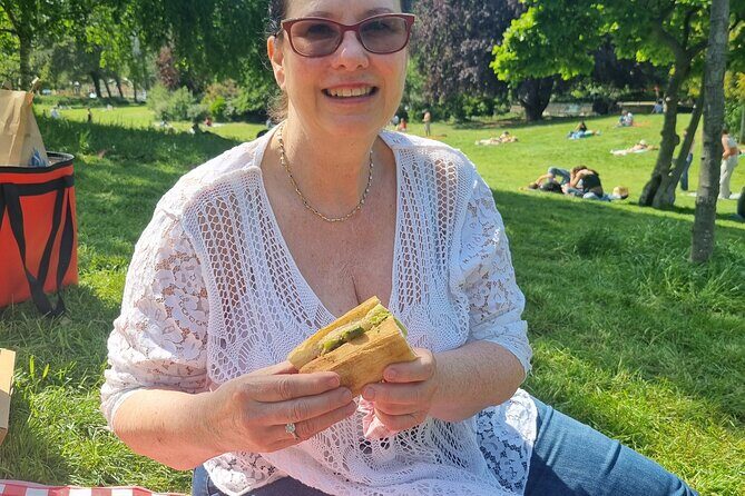 Exclusive Gourmet Picnic Experience at the Eiffel Tower - Who Should Consider This Experience?