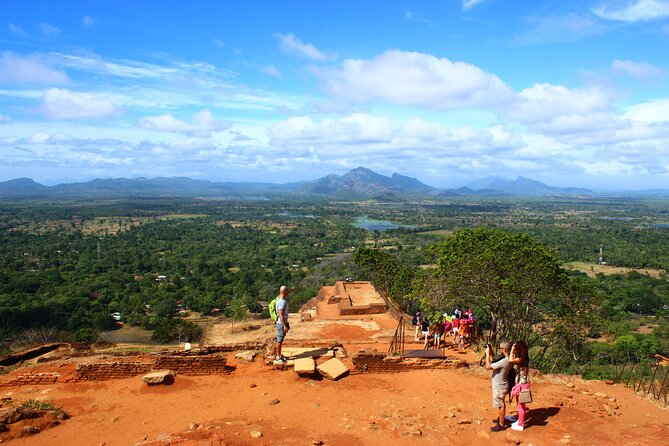 Exclusive Guided Tour of 10 Days With a Licensed Chauffeur Guide - Accommodation and Meals