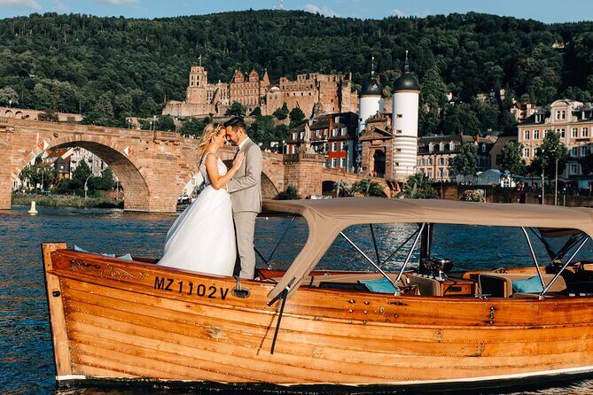 Exclusive private boat trip for couples in Heidelberg - The Experience in Detail