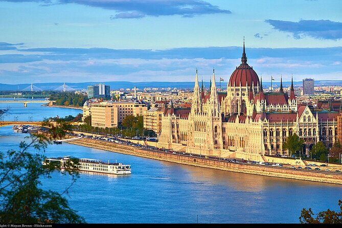 Exclusive Private Budapest Tour from Vienna - Authentic Reviews and Real-World Perspectives