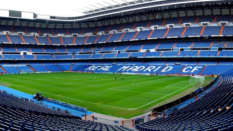 Exclusive Private Guided Tour Bernabéu Stadium(No Big Group) - Key Points