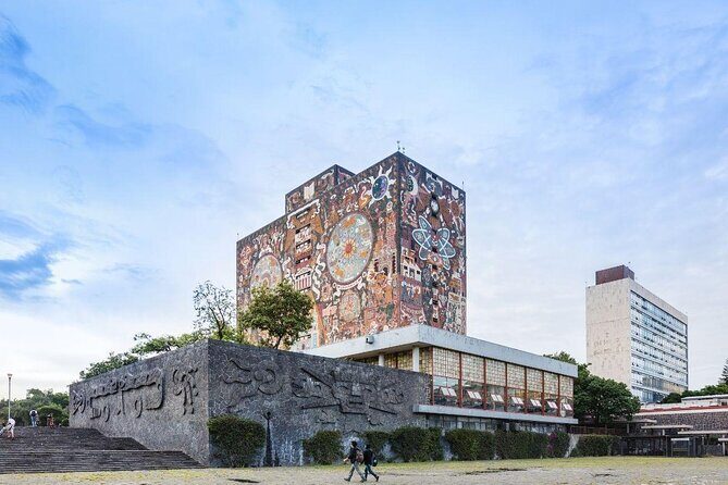 EXCLUSIVE TOUR: Murals+Ciudad Universitaria Stadium-small groups - Key Points