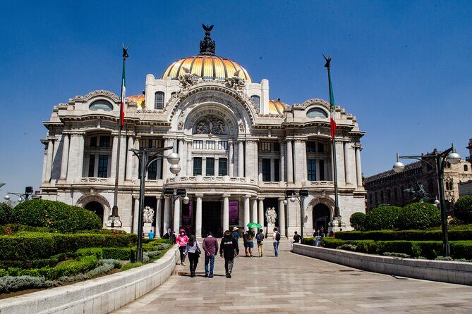 EXCLUSIVE TOUR to Palacio de Bellas Artes - small groups - Authentic Encounters and Personal Touches