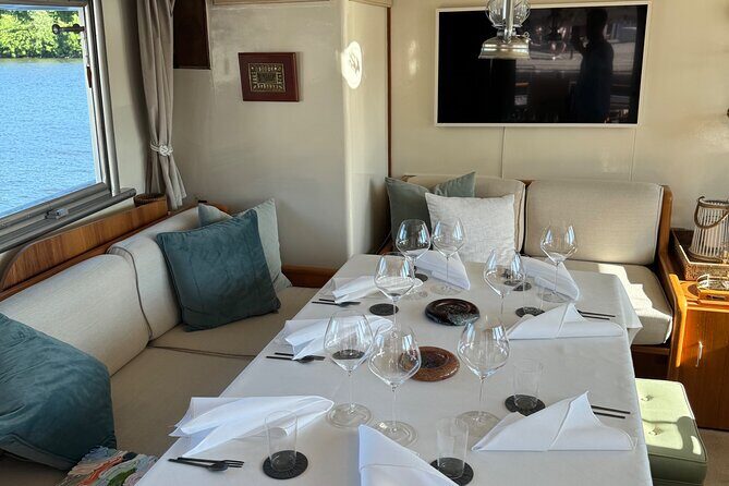 Exclusive Yacht Tour of Stockholm: sunset, dinner, lunch, cruise - FAQ