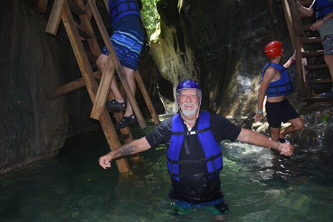 Excursion in Damajagua's 7 Waterfalls With Food Included DR! - Highlights and Considerations