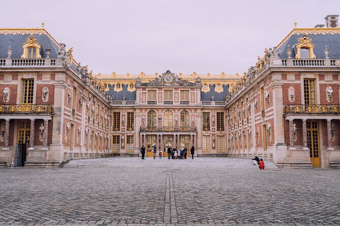 Excursion to discover the Versailles Monarchy - The Sum Up
