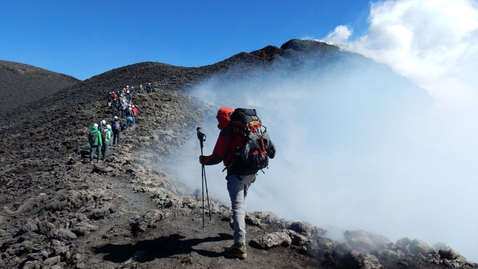 Excursion to Summit Craters With Lunch and Wine Tour - Detailed Itinerary