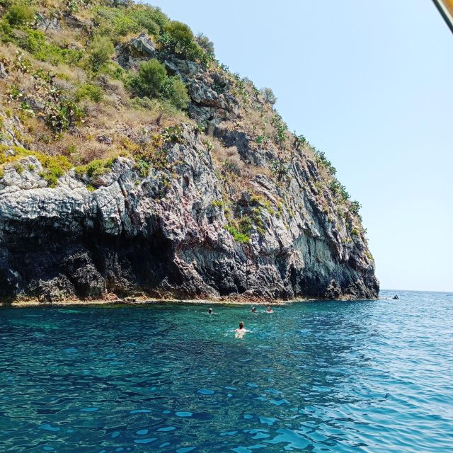 EXCURSIONS BOAT - Excursion Itinerary