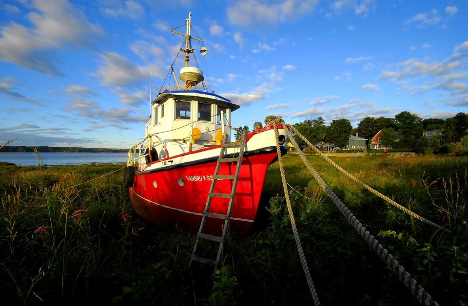 Expedition to the Secret Islands of the St. Lawrence - Inclusions