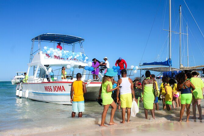 Experience for families and friends by private boat with pick-up - Practical Details and Tips