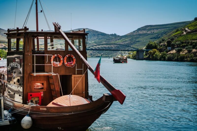 Experience in Pinhão: Wine Tasting, Lunch and Rabelo Boat - What Makes This Tour Special