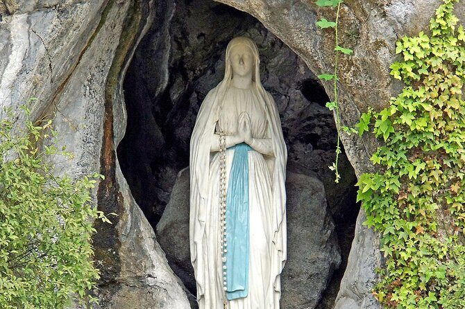 Experience Lourdes: Guided Tour & Convenient Transport - Authenticity and Expert Guidance