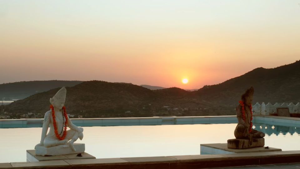 Experience Luxury: Private Museum, Vintage Car Ride - Important Notes