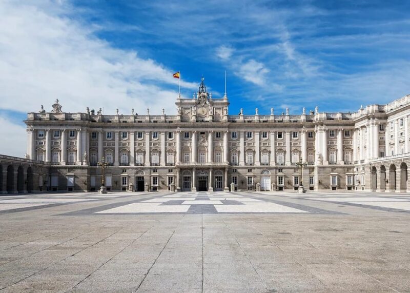 Experience Royal Luxury in Madrid's Palacio Real - Important Considerations