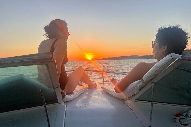 Experience Sunset on the Ocean - A Deep Dive Into the Sunset Experience