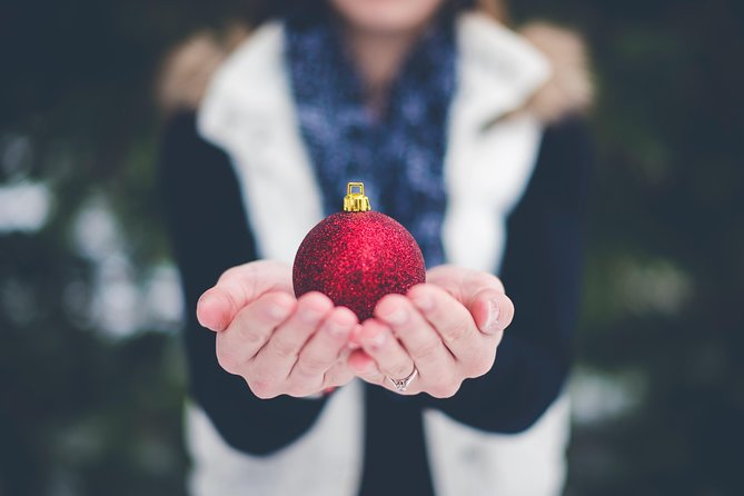 Experience the Season With a Scavenger Hunt in Eugene With Holly Jolly Hunt - Whats Included in Your Experience