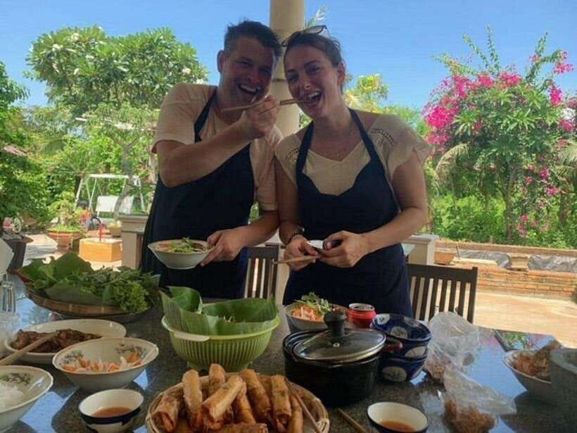 Experience Tra Que Cooking Class With Locals in Herb Village - Key Points
