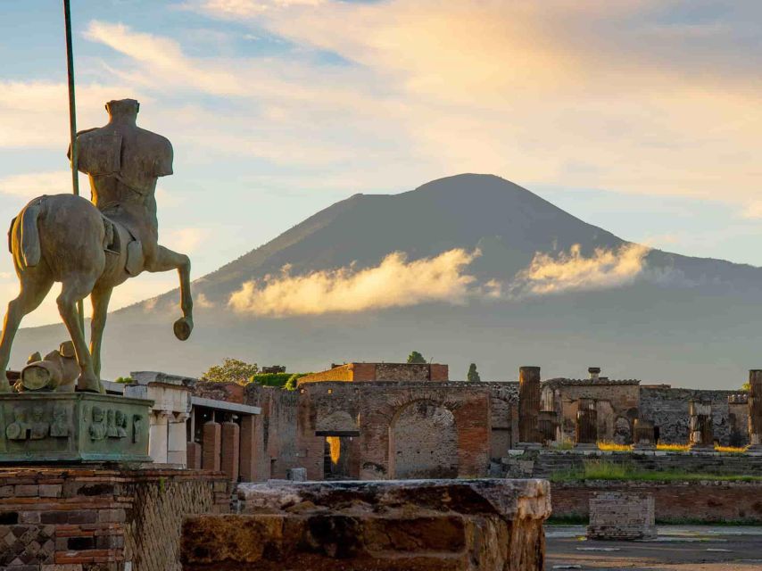 Experiencing History: Cultural Tour of Pompeii and Vesuvius - Key Points