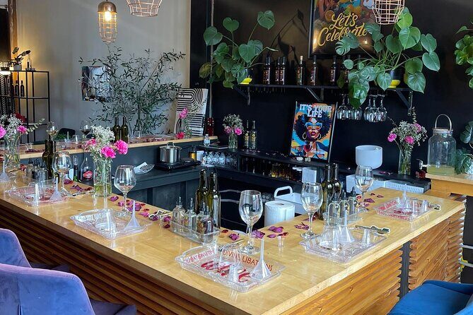 Explore Atlanta Winemaking Experience - Exploring the Atlanta Winemaking Experience: A Hands-On Sip of Creativity