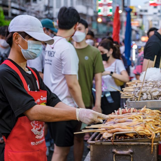 Explore Bangkoks Hidden Alleys, Night Street Market & Sites - Visit to Kuan Yim Shrine