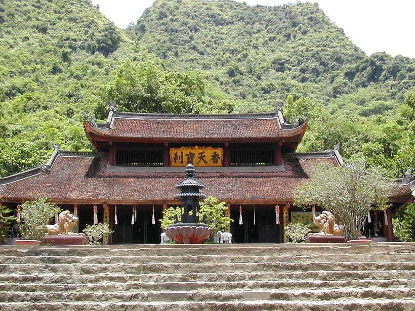 EXPLORE BEAUTY PERFUME PAGODA 1 DAY TOUR - Key Points