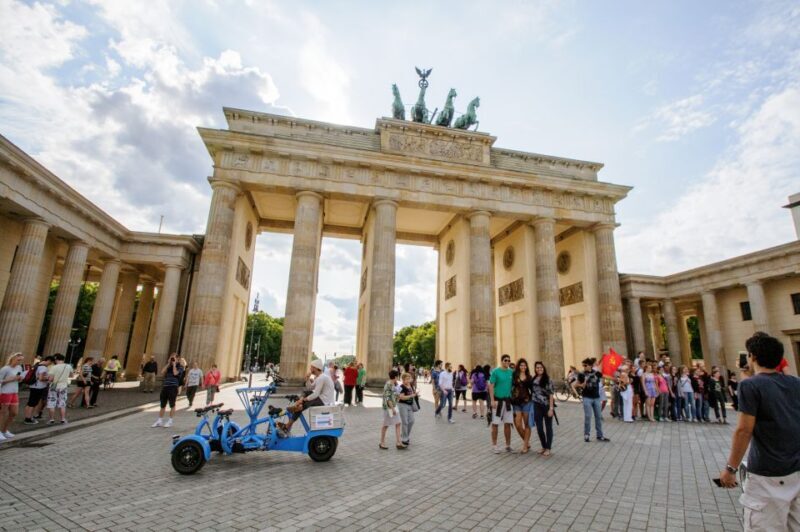 Explore Berlin: Walking Tour of All The Iconic Sites - A Practical Guide to the Berlin Iconic Sites Walking Tour