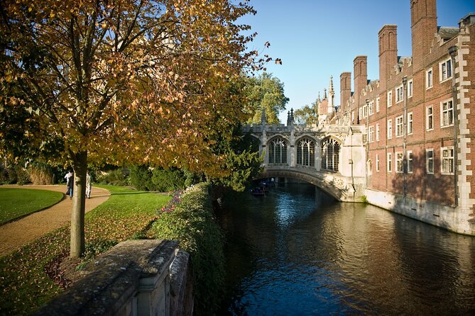 Explore Cambridge With Family - Walking Tour - Exploring Cambridges Landmarks