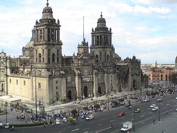 Explore Mexico City: A Journey Through History, Art, and Cuisine! - Key Points