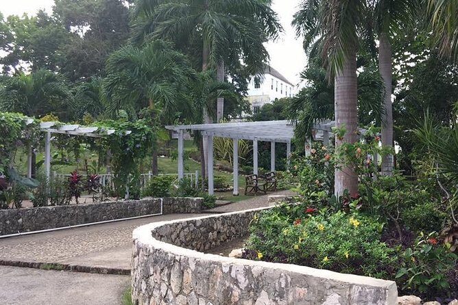 Explore Montego Bay Jamaica Rose Hall Great House Day/Night Tour - Key Points