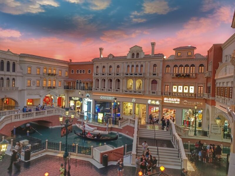 Explore Must-See Spots: Las Vegas Strip Walking Tour - Introduction