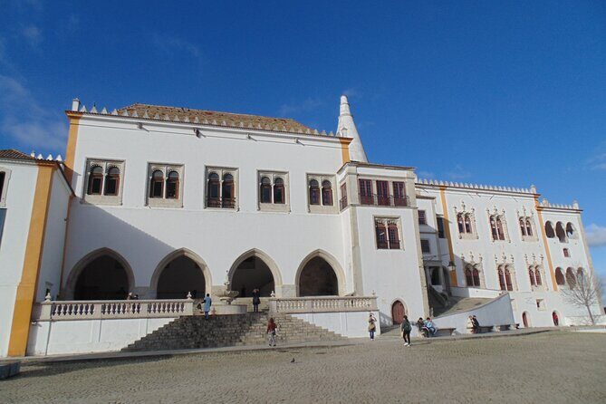 Explore Mystical Regaleira and taste Sintra´s delicacies - Key Points