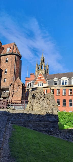 Explore Newcastle: 2 hour City Tours in Italian or English - Explore Newcastle: 2 Hour City Tours in Italian or English