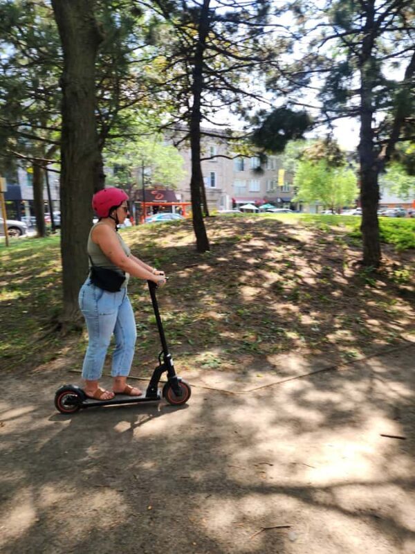 Explore Old-Montreal with easy to use e-scooters - Key Points