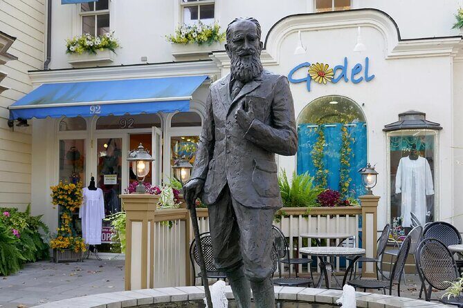 Explore Old Town Niagara-on-the-Lake: A Self-Guided Walking Tour - FAQ