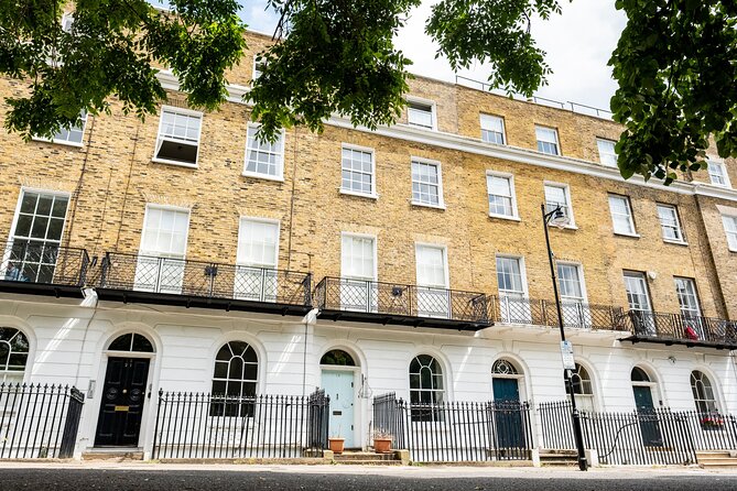 Explore Over 30 Prime London Locations With a Handy App - Tour Schedule