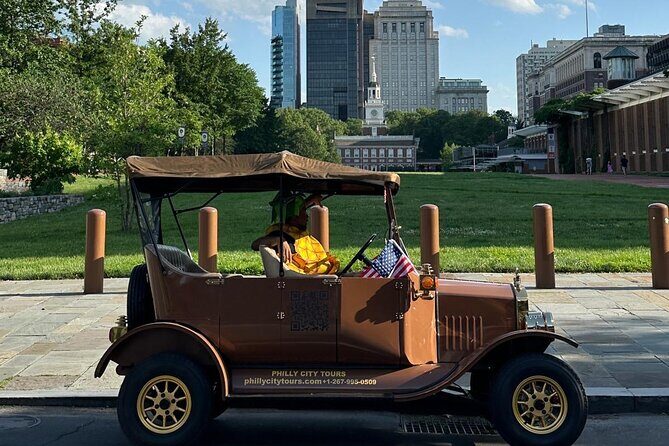 Explore Philadelphia via Vintage Car or Electric cart - Who Will Love This Tour?