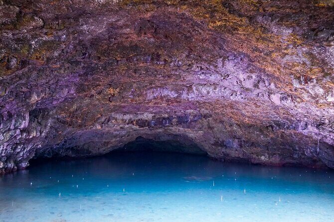 Explore Tahiti Nui, its landscapes and iconic sites. - Key Points