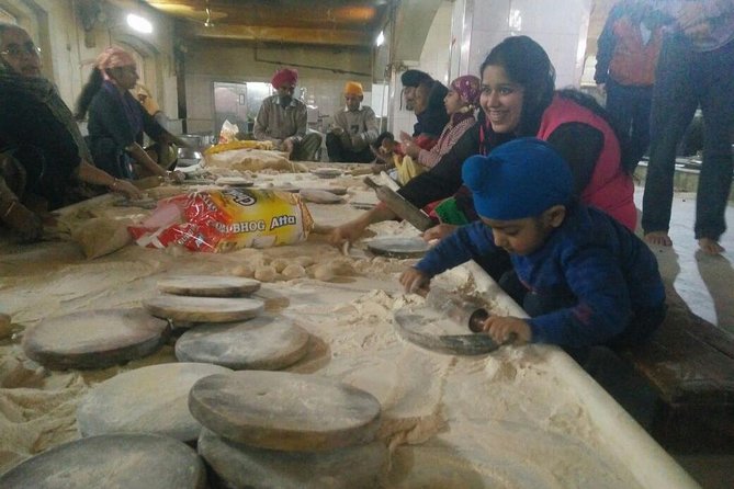 Explore the Beauty of Old Delhi & the Spice Market! - Exploring the Spice Market