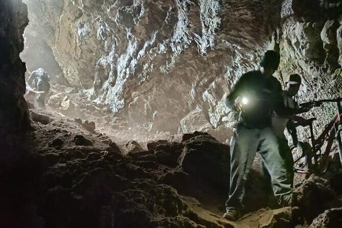 Explore the Caves of an Inactive Volcano on CDMX - Explore the Caves of an Inactive Volcano on CDMX