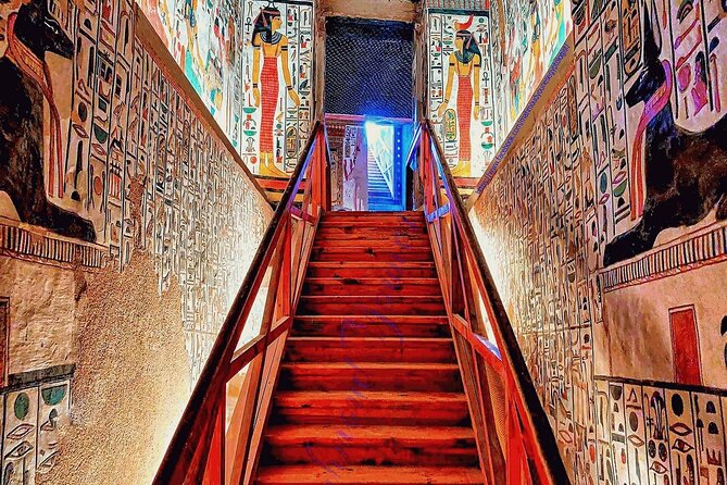 Explore the History and Treasures of Luxor on a Full-Day Tour - Admiring the Colossi of Memnon