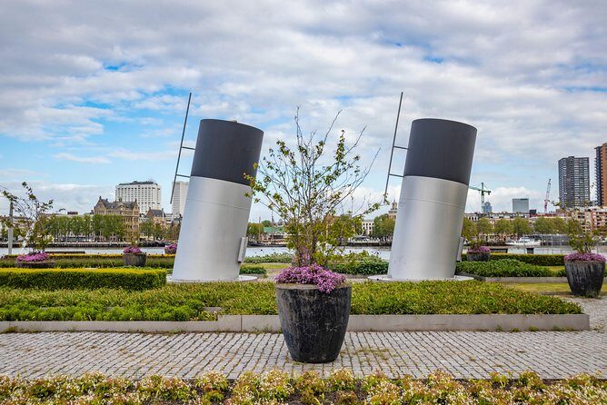 Explore the Instaworthy Spots of Rotterdam with a Local - Authentic Feedback from Past Participants