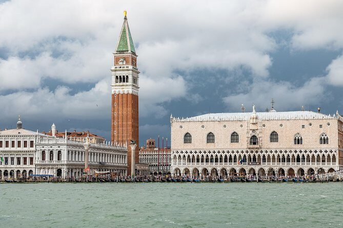 Explore the Instaworthy Spots of Venice with a Local - Who Will Get the Most Out of This Tour?