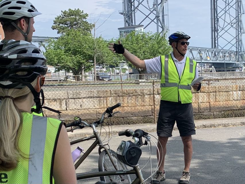 Explore the Islands & Harbor Guided Bike Tour 2-2.5 Hrs. - Key Points