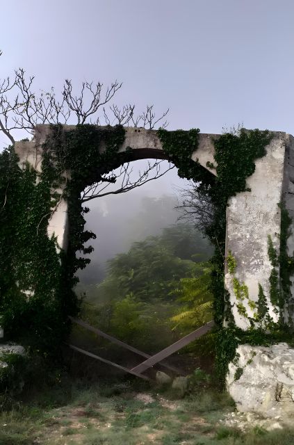 Explore the Murgia Materana UNESCO Park (Italian & Spanish) - Hiking and Trekking Through Historical Landscapes