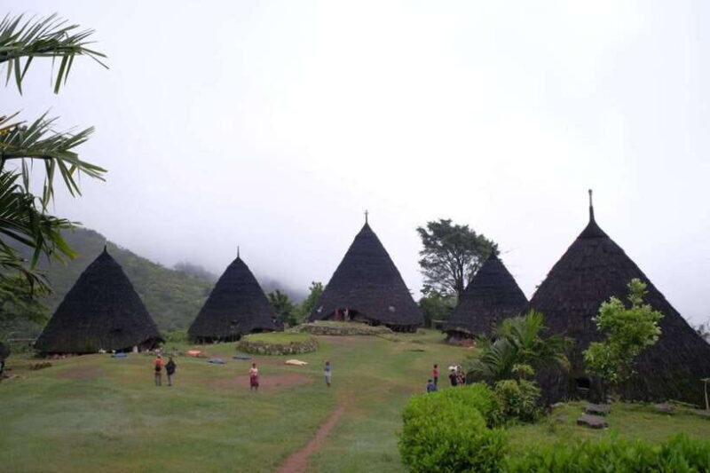 Explore Traditional Village of WAE REBO 2D/1N Shared Tour - What Makes This Tour Stand Out?
