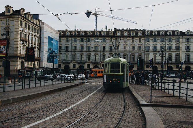 Explore Turin in 60 Minutes With a Local - Navigating the Tour