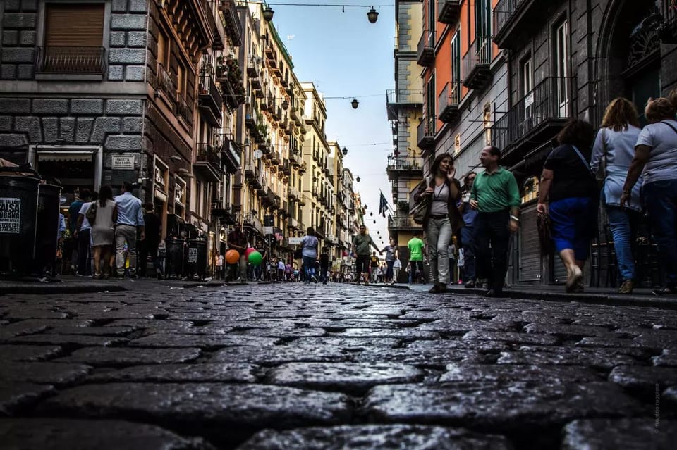 Explore Urban Art in Naples Vibrant Spanish Quarter Streets - Explore the Burgeoning Street Art Scene