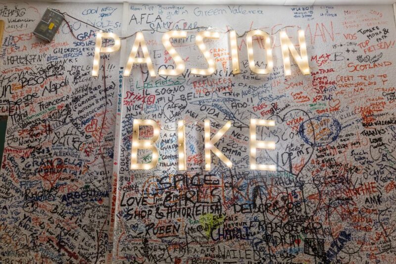 Explore Valencia by Night: 2-Hour Night Bike Tour - Booking Information