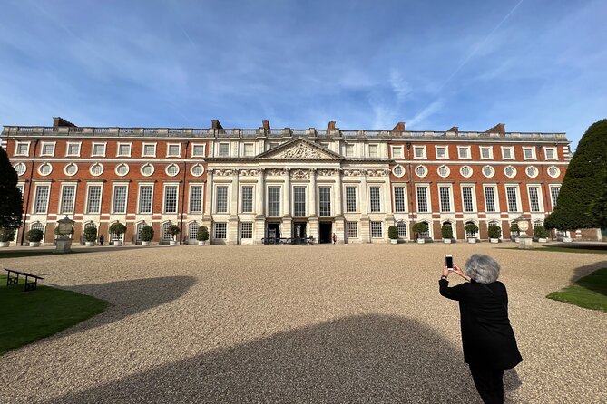 Explore Windsor Castle and Hampton Court Palace - Inclusions and Amenities